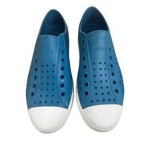 Native Jefferson Shoes Blue  Slip On EVA Sneakers Men’s 8 Women’s 10 Water shoes